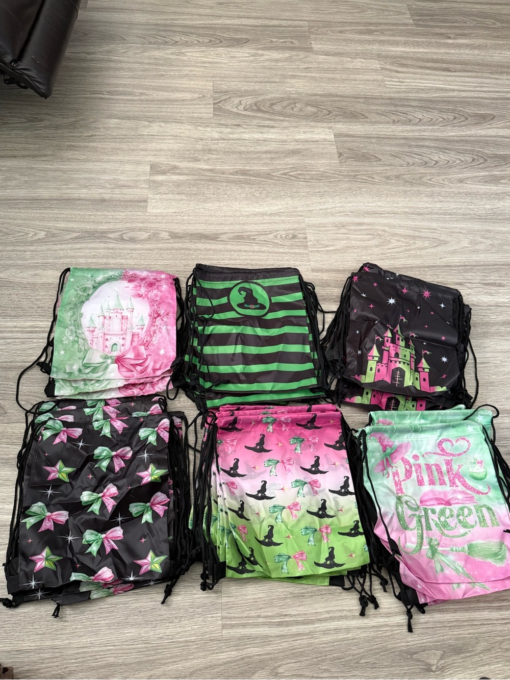Amazon Essentials Pink and Green Kids Drawstring Backpacks - 6 Pack